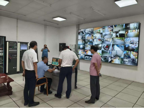 1753756573615663.png 省商務(wù)廳調(diào)研組走訪(fǎng)象山市場(chǎng)424.png